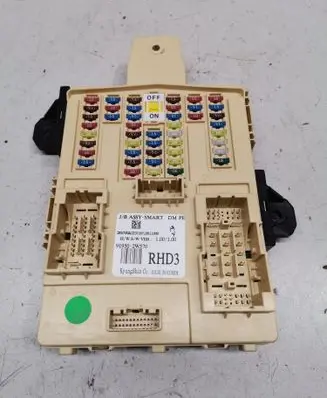 Hyundai Santa Fe Fuse module 919502W570