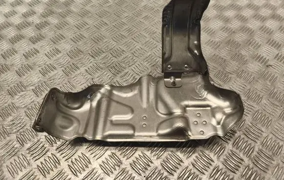 Mercedes-Benz E W212 Heat shield in engine bay A2710900134