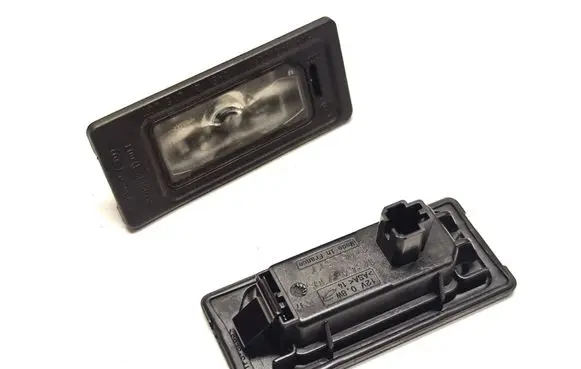 Audi Q7 4M Number plate light 42299U2 M80A31