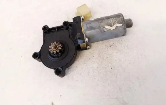 Volvo S80 Front door window regulator motor 0130821761