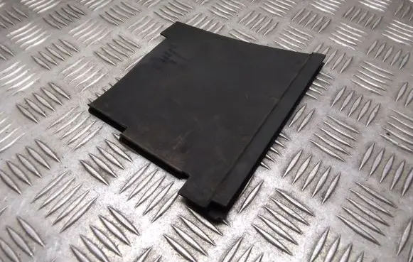 Volkswagen Transporter - Caravelle T5 Battery tray heat shield 7H0915435