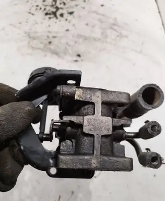 Skoda Octavia Mk2 (1Z) EGR valve 03g131063e 038131513ad