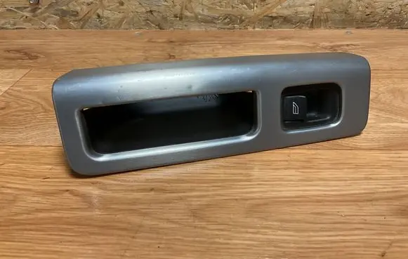 Volvo V50 Electric window control switch 8663819 ESW467 KNGD0M
