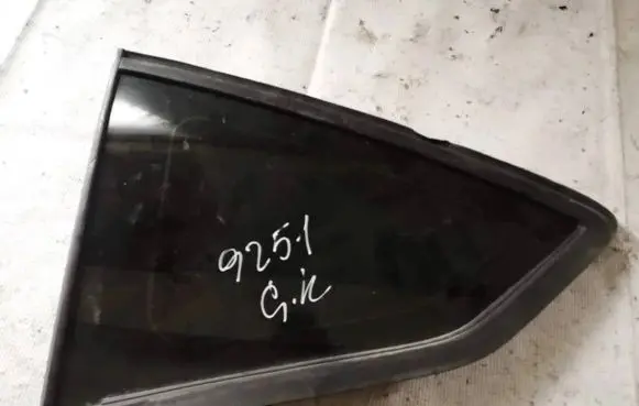 Citroen C4 I Rear side window as2