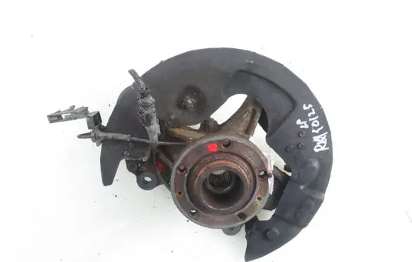 Front wheel hub spindle knuckle