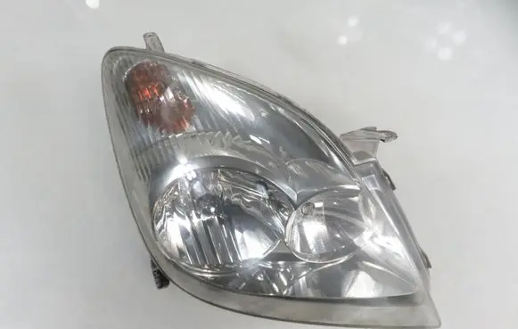 Toyota Corolla Verso E121 Headlight/headlamp