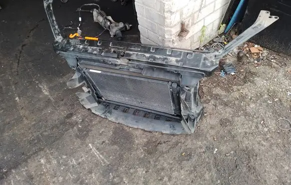 Skoda Yeti (5L) Radiator support slam panel
