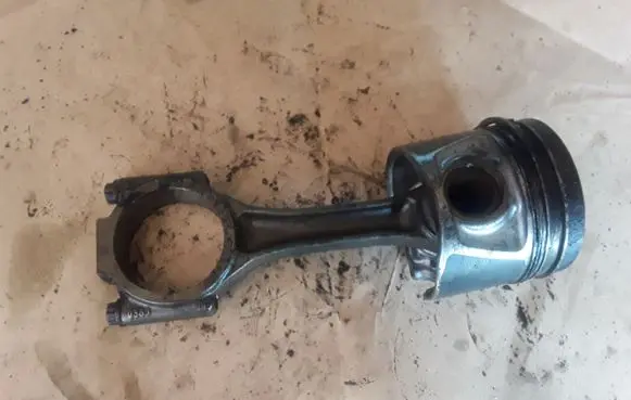 Skoda Fabia Mk1 (6Y) Piston with connecting rod 038J