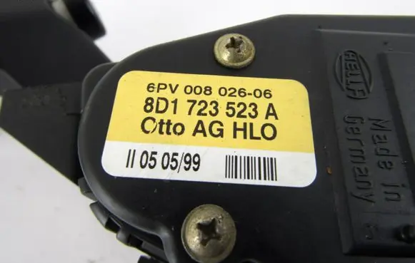Audi A6 S6 C5 4B Accelerator throttle pedal 8D1723523A