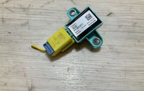Audi A4 S4 B8 8K Airbag deployment crash/impact sensor 8K0955557C