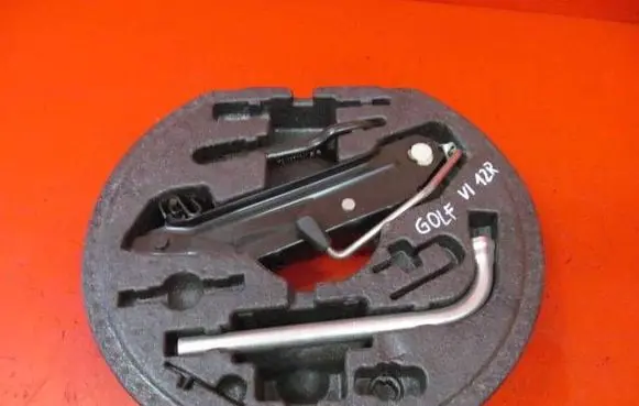 Volkswagen Golf VI Tool set 1K0012115F
