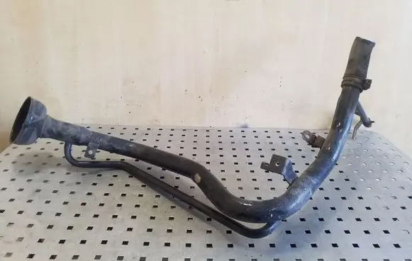 Fuel tank filler neck pipe