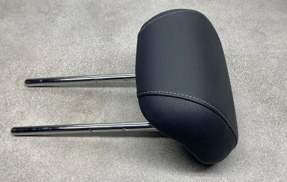 Opel Insignia B Rear seat headrest 