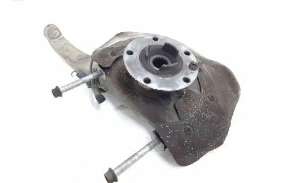 Front wheel hub