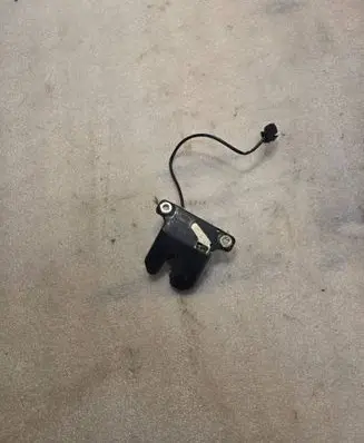 Audi A8 S8 D2 4D Loading door lock 