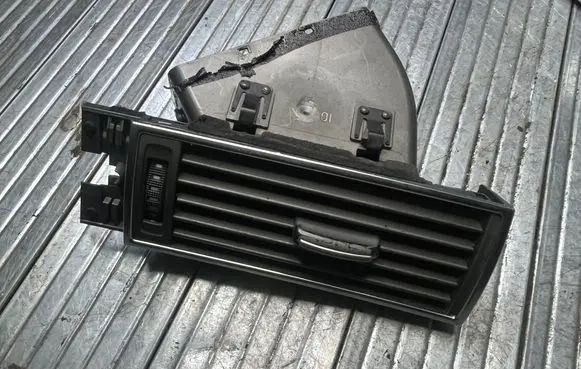 Audi A6 S6 C6 4F Dashboard side air vent grill/cover trim 4F1820902A