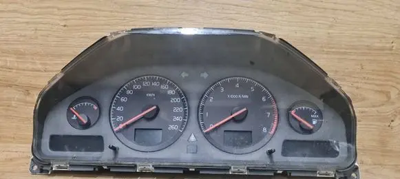 Speedometer (instrument cluster)