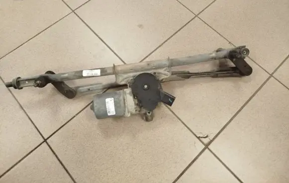 Chrysler Town u0026 Country V Front wiper linkage and motor 05113043AA