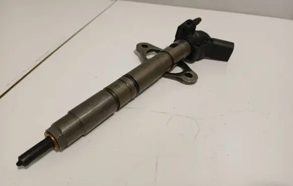 Audi A8 S8 D3 4E Fuel injector 0445115078