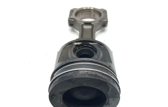 Renault Megane IV Piston with connecting rod 