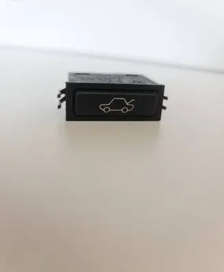 BMW 5 E39 Tailgate/trunk/boot open switch 8365579 6131 03052500