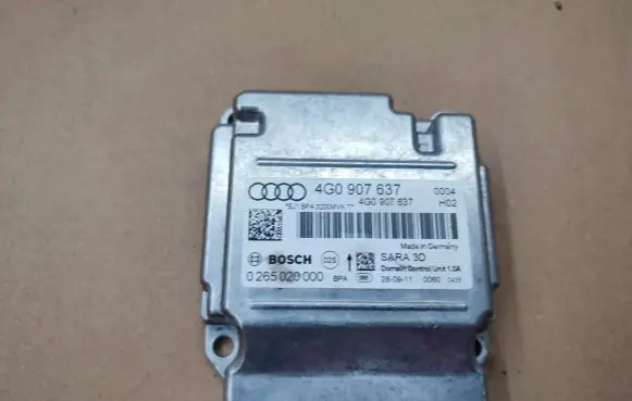 Audi A7 S7 4G Airbag control unit/module 4G0907637