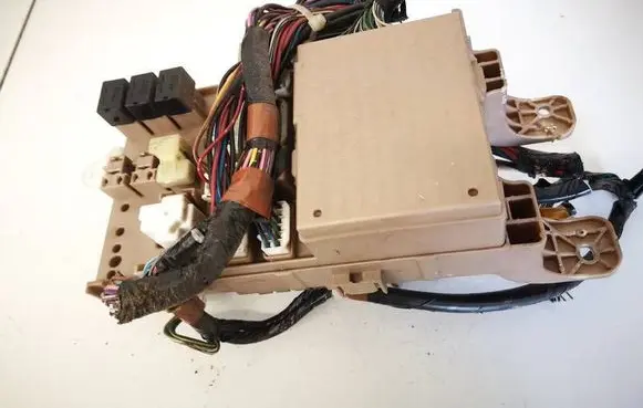 Toyota Corolla Verso E121 Fuse box set 8264113040