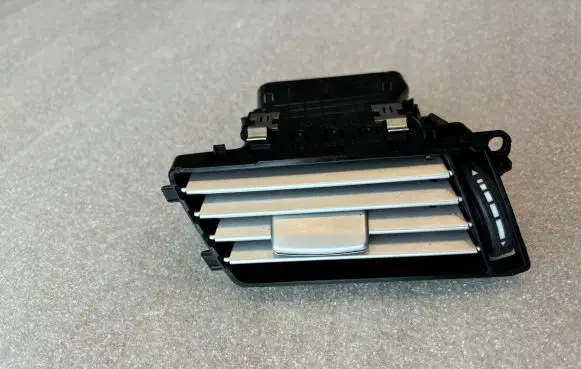 Mercedes-Benz E W212 Dashboard side air vent grill/cover trim A2128300154 2128300154