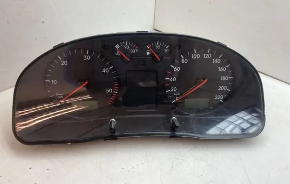 Volkswagen PASSAT B5 Speedometer (instrument cluster) 3B1919860CX