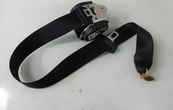 Audi A4 S4 B7 8E 8H Rear seatbelt 8E0857805D