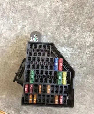 Volkswagen PASSAT B6 Fuse module 3C1941824