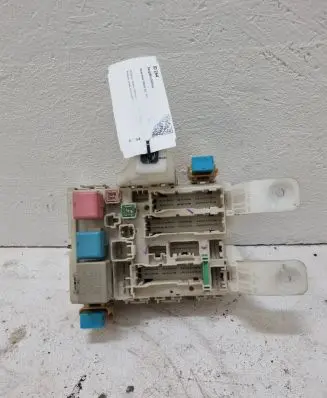 Toyota Prius (XW20) Fuse module 8273047290