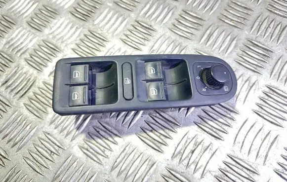 Volkswagen Golf VI Electric window control switch 5K0867255A 1K0959565K