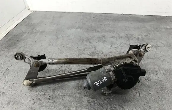 Toyota Yaris Front wiper linkage