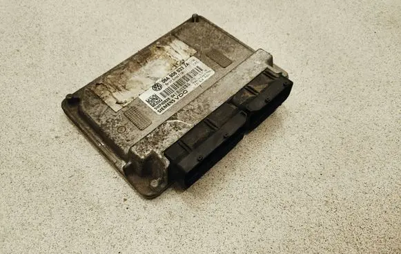 Volkswagen Golf VI Engine control unit/module 06A906033JA 5WP40826 5WP408264