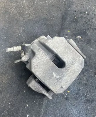 BMW 5 E39 Front brake caliper