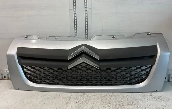 Citroen Jumper Front bumper upper radiator grill 1308069070