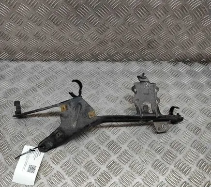 Fender mounting bracket