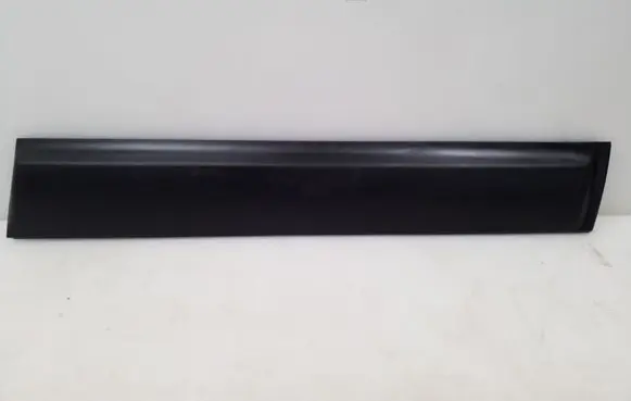 Nissan Qashqai Front door trim (molding) 80870BR01A