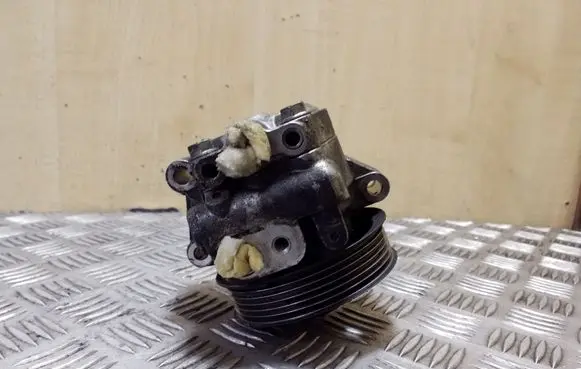 Jaguar XJL Power steering pump 9X233A696AA