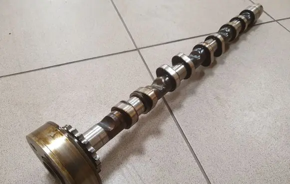 Volkswagen PASSAT B6 Camshaft 06D109102AK 06F109088G
