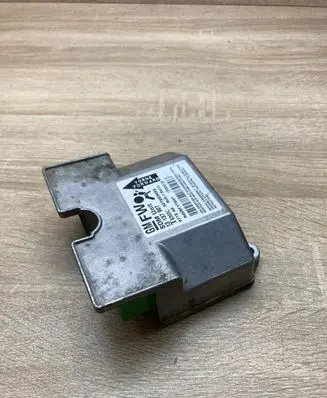 Opel Zafira B Airbag control unit/module 13137907