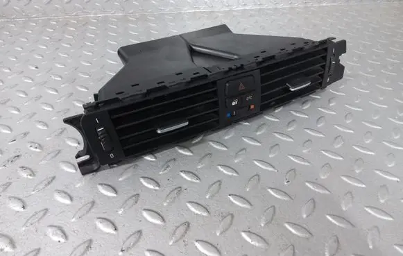 BMW 3 E90 E91 Dash center air vent grill 6924082