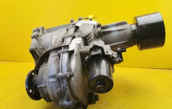 Nissan NP300 Gearbox transfer box case M0027768 CY02620 312CY02620