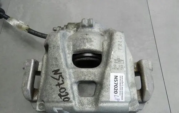 Audi A5 Sportback 8TA Front brake caliper