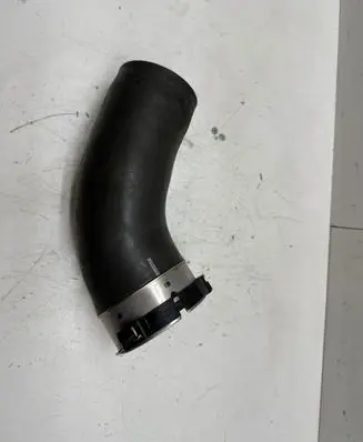 Volvo XC90 Intercooler hose/pipe 32222270