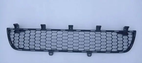 Mitsubishi Pajero Sport II Front bumper lower grill 6402A124