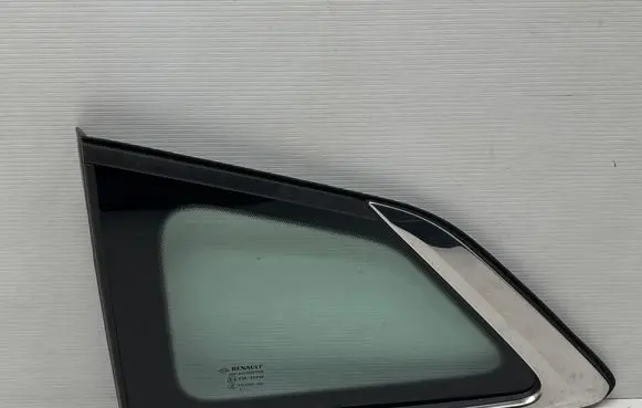 Renault Megane IV Rear side window 833075784R E00025520C 43R00048