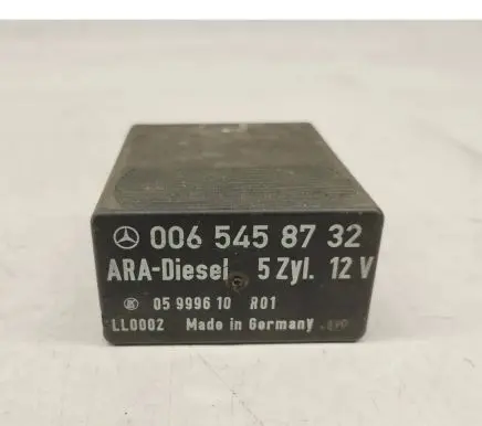 Mercedes-Benz E W124 Fuel pump relay 0065458732 A0065458732
