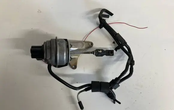 Volkswagen Touran I Turbine electric control actuator 75530324 754577-0010